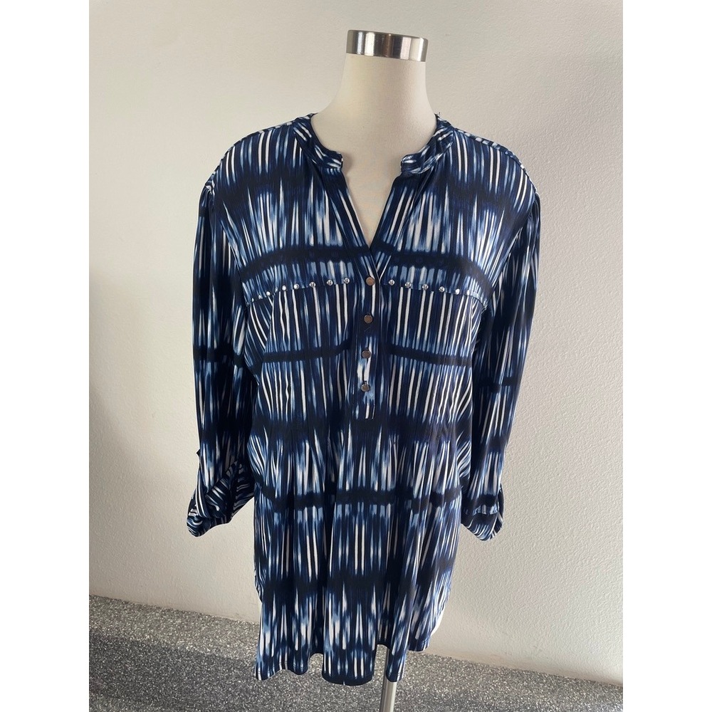 Cocomo Woman Plus 3X Blue White Abstract V Neck 3/4 Sleeve Blouse Tunic Top